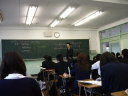 授業そのものは真剣。英語力UPを計る。